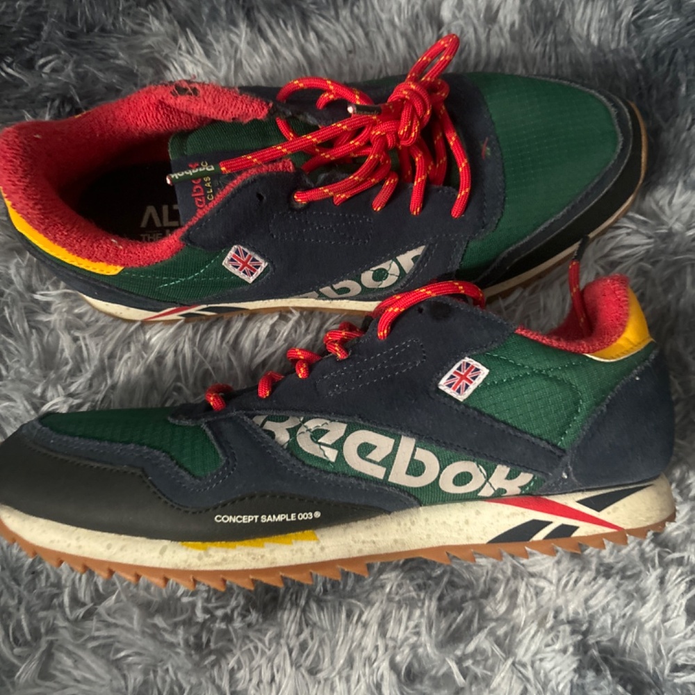 Redbox shoe - Picture 2 of 2
